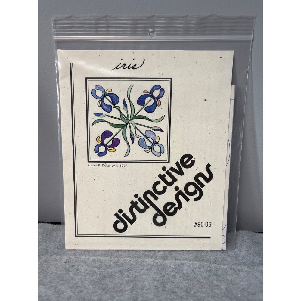 Iris Appliqué Pattern by Distinctive Designs #90-06 Susan R. DuLaney 1997 Quilt